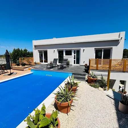 Fosa Poolfloor Mit Pool Und Meeresblick Vakantiehuis Veli Rat