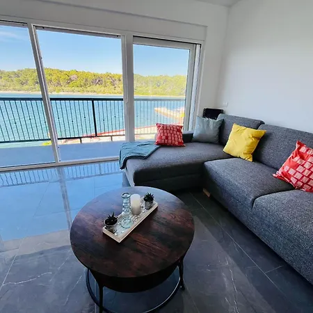 Vakantiehuis Fosa Poolfloor Mit Pool Und Meeresblick