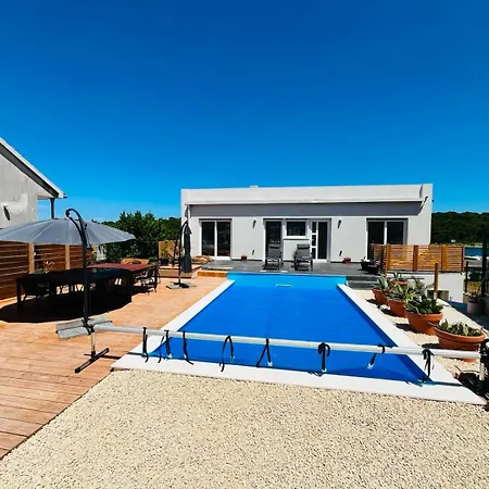 Fosa Poolfloor Mit Pool Und Meeresblick * Veli Rat