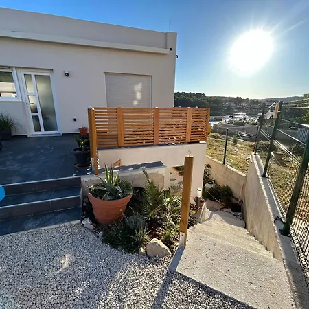 Fosa Poolfloor Mit Pool Und Meeresblick Vakantiehuis