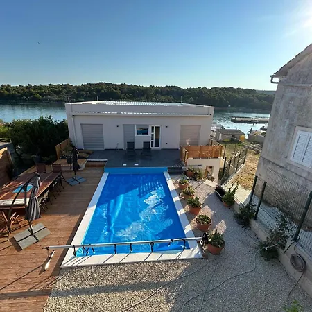 Fosa Poolfloor Mit Pool Und Meeresblick * Veli Rat